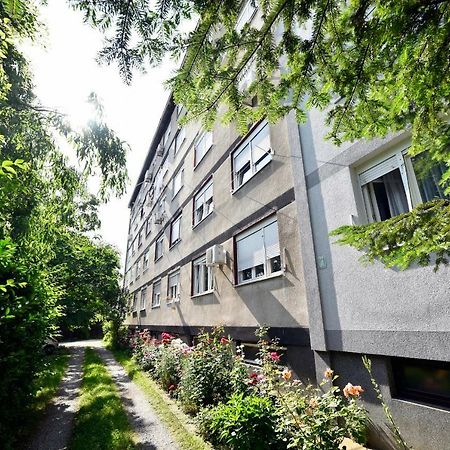 Hella 2 Lägenhet Zagreb Exteriör bild