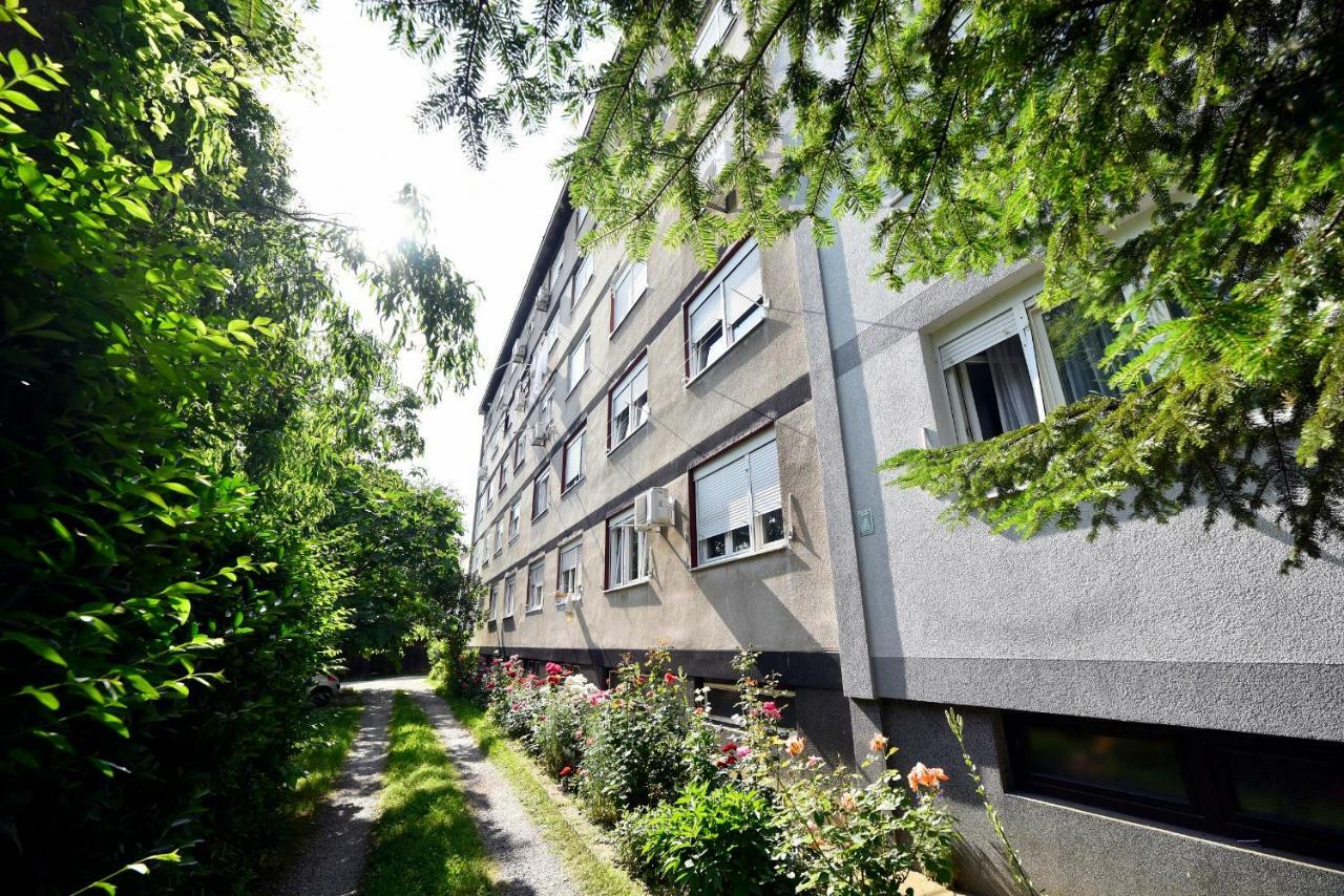 Hella 2 Lägenhet Zagreb Exteriör bild