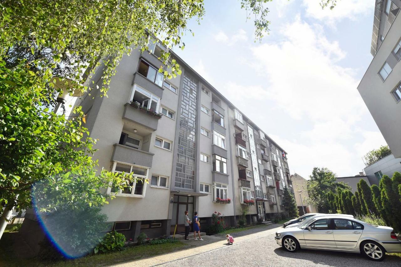 Hella 2 Lägenhet Zagreb Exteriör bild