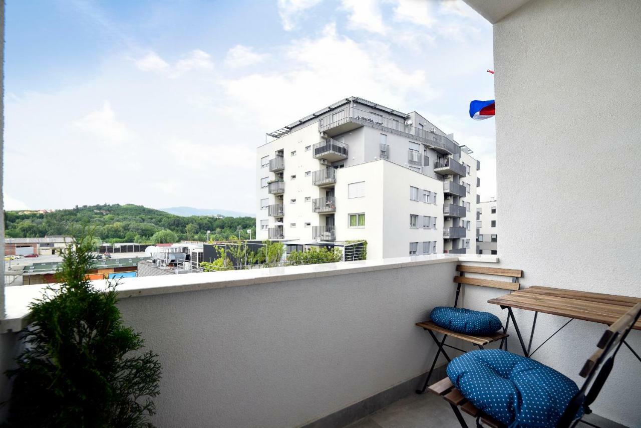 Hella 2 Lägenhet Zagreb Exteriör bild